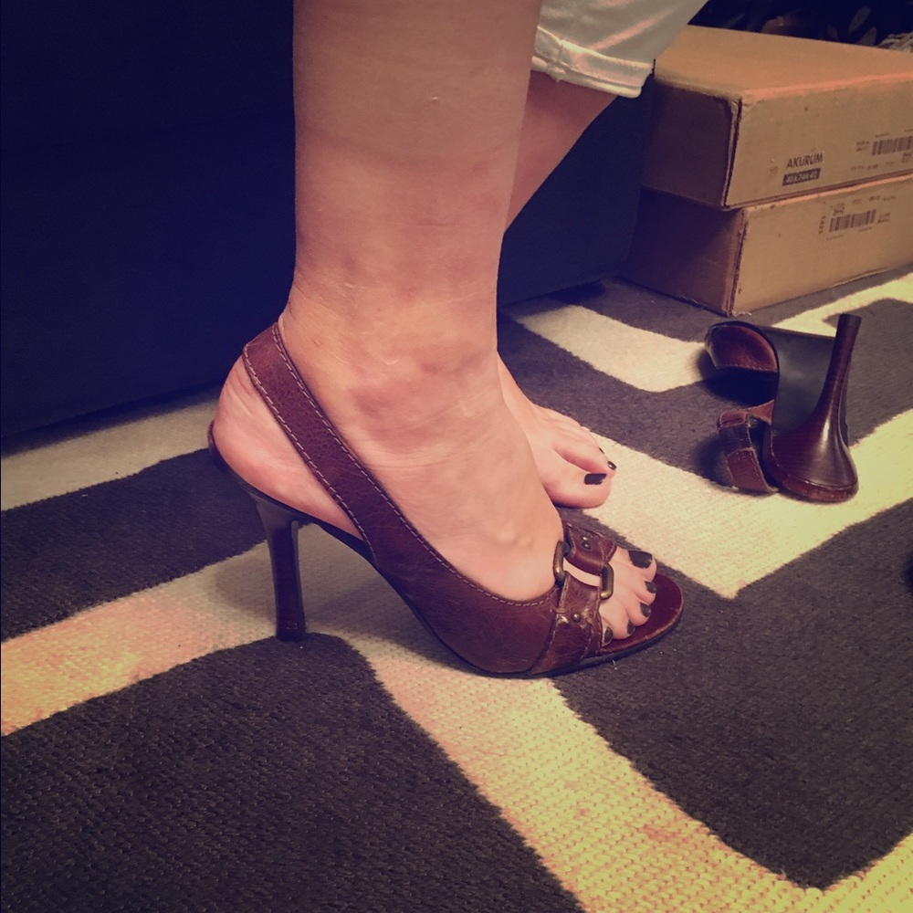 Carlos by Carlos Santana Brown sling back Heels